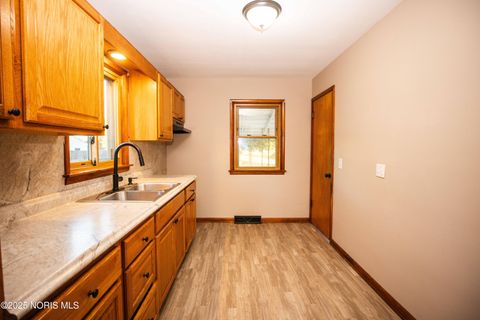 Tiny photo for 5414 303rd Street, Toledo, OH 43611 (MLS # 10000367)