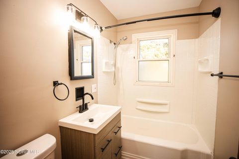 Tiny photo for 5414 303rd Street, Toledo, OH 43611 (MLS # 10000367)
