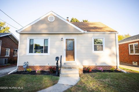 Photo of 5414 303rd Street, Toledo, OH 43611 (MLS # 10000367) Photo of 5414 303rd Street, Toledo, OH 43611 (MLS # 10000367)