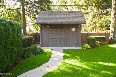 Tiny photo for 530 Elmway Dr DR, Maumee, OH 43537 (MLS # 10007401)