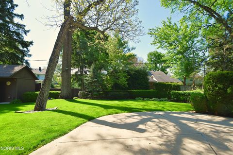 Tiny photo for 530 Elmway Dr DR, Maumee, OH 43537 (MLS # 10007401)