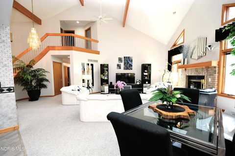 Tiny photo for 530 Elmway Dr DR, Maumee, OH 43537 (MLS # 10007401)