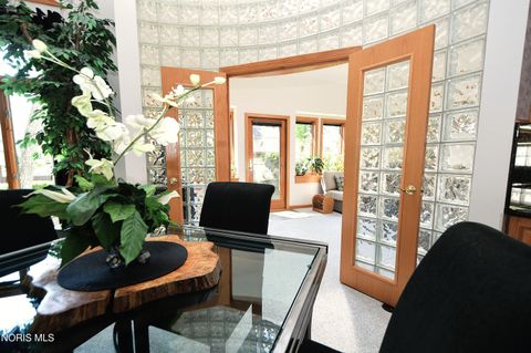 Tiny photo for 530 Elmway Dr DR, Maumee, OH 43537 (MLS # 10007401)