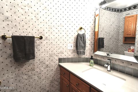 Tiny photo for 530 Elmway Dr DR, Maumee, OH 43537 (MLS # 10007401)