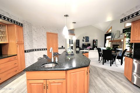 Tiny photo for 530 Elmway Dr DR, Maumee, OH 43537 (MLS # 10007401)