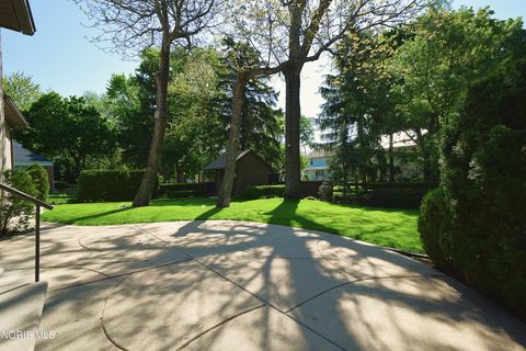 Tiny photo for 530 Elmway Dr DR, Maumee, OH 43537 (MLS # 10007401)