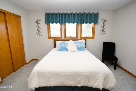 Tiny photo for 530 Elmway Dr DR, Maumee, OH 43537 (MLS # 10007401)
