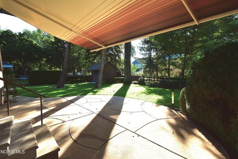 Tiny photo for 530 Elmway Dr DR, Maumee, OH 43537 (MLS # 10007401)