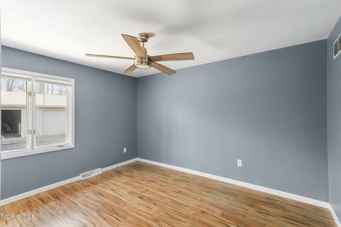 Tiny photo for 6804 Woodmeadow Drive, Toledo, OH 43617 (MLS # 10006557)