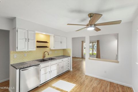 Tiny photo for 6804 Woodmeadow Drive, Toledo, OH 43617 (MLS # 10006557)