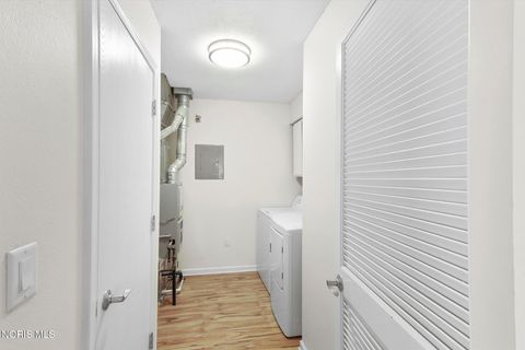 Tiny photo for 6804 Woodmeadow Drive, Toledo, OH 43617 (MLS # 10006557)