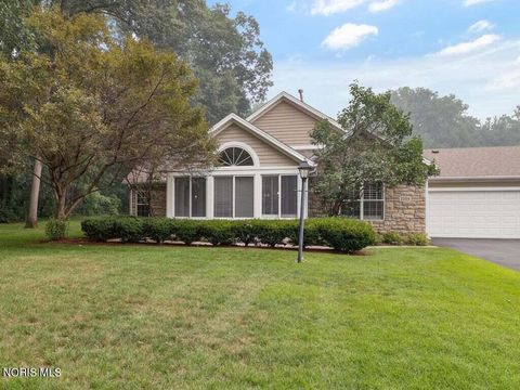 Photo of 2358 Whispering Pines Drive, Toledo, OH 43617 (MLS # 10010749)