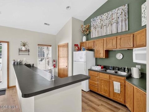 Tiny photo for 2358 Whispering Pines Drive, Toledo, OH 43617 (MLS # 10010749)