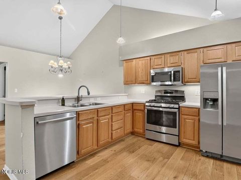 Tiny photo for 2358 Whispering Pines Drive, Toledo, OH 43617 (MLS # 10010749)