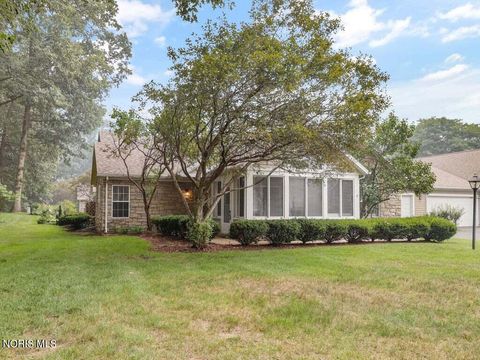 Tiny photo for 2358 Whispering Pines Drive, Toledo, OH 43617 (MLS # 10010749)