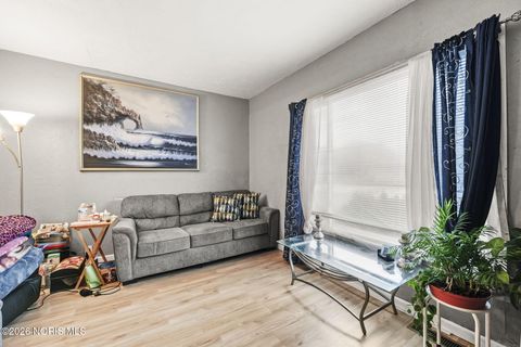 Tiny photo for 1652 Nebraska Avenue, Toledo, OH 43607 (MLS # 10002912)