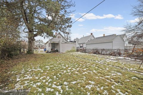 Tiny photo for 1652 Nebraska Avenue, Toledo, OH 43607 (MLS # 10002912)