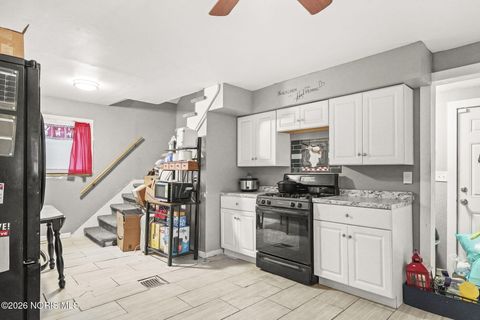 Tiny photo for 1652 Nebraska Avenue, Toledo, OH 43607 (MLS # 10002912)