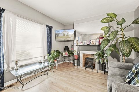 Tiny photo for 1652 Nebraska Avenue, Toledo, OH 43607 (MLS # 10002912)