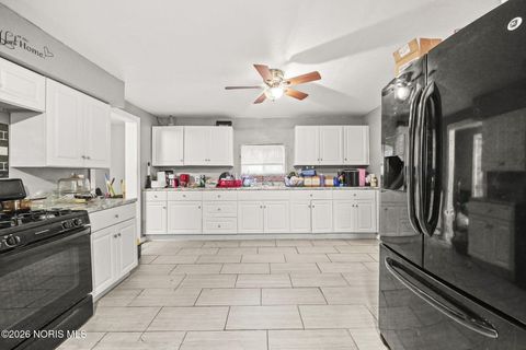 Tiny photo for 1652 Nebraska Avenue, Toledo, OH 43607 (MLS # 10002912)