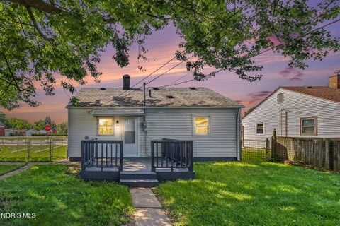 Tiny photo for 5302 Bennett Road, Toledo, OH 43612 (MLS # 10013446)