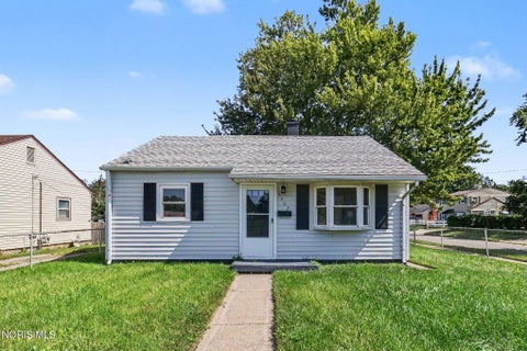 Tiny photo for 5302 Bennett Road, Toledo, OH 43612 (MLS # 10013446)