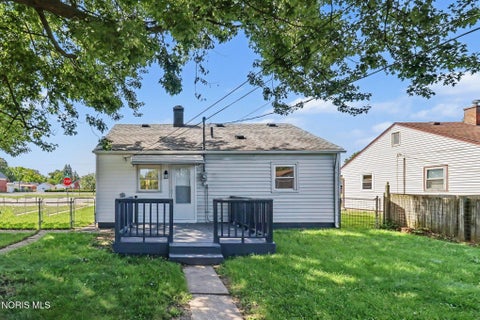 Tiny photo for 5302 Bennett Road, Toledo, OH 43612 (MLS # 10013446)