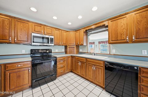 Tiny photo for 4955 E Wohlers Avenue, Lakeside Marblehead, OH 43440 (MLS # 10006158)