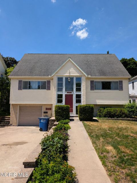 Photo of 2459 Goddard Road, Toledo, OH 43606 (MLS # 10009142)