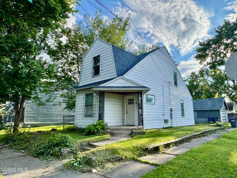 Photo of 1102 White Street, Toledo, OH 43605 (MLS # 10012333)