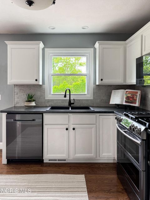 Tiny photo for 5448 Deercross Court, Sylvania, OH 43560 (MLS # 10008943)