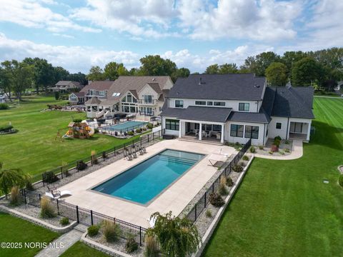 Tiny photo for 3150 Shoreland Avenue, Toledo, OH 43611 (MLS # 10000846)