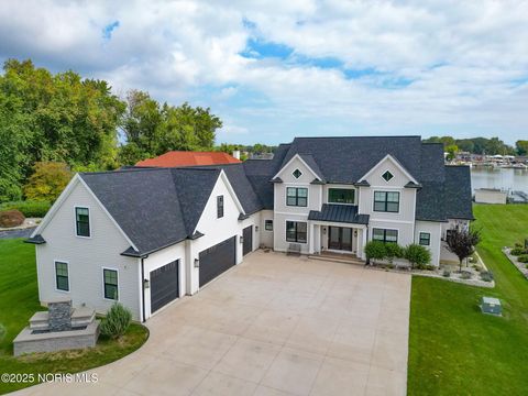 Tiny photo for 3150 Shoreland Avenue, Toledo, OH 43611 (MLS # 10000846)