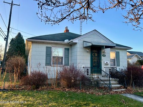 Photo of 104 S Patterson Street, Gibsonburg, OH 43431 (MLS # 10002497)