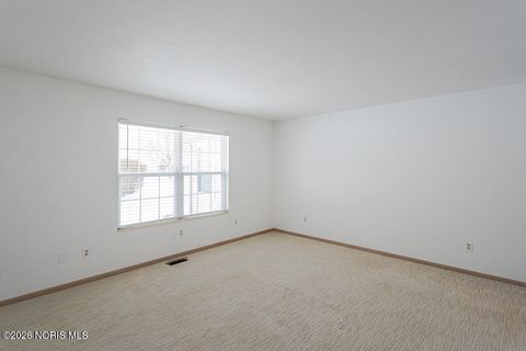 Tiny photo for 45 W Foxgate Circle, Bowling Green, OH 43402 (MLS # 10003745)