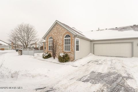 Tiny photo for 45 W Foxgate Circle, Bowling Green, OH 43402 (MLS # 10003745)