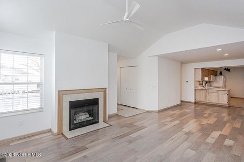 Tiny photo for 45 W Foxgate Circle, Bowling Green, OH 43402 (MLS # 10003745)