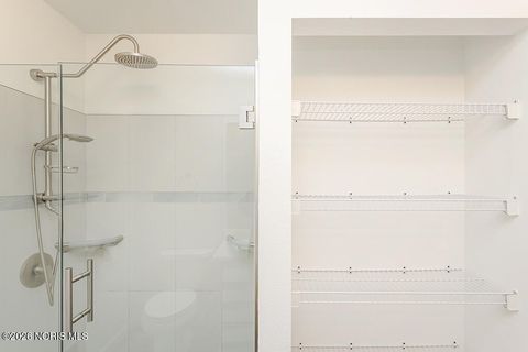 Tiny photo for 45 W Foxgate Circle, Bowling Green, OH 43402 (MLS # 10003745)