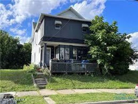Photo of 445 4th Street, Toledo, OH 43605 (MLS # 10002942)