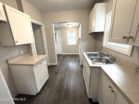 Tiny photo for 4449 Burnham Avenue, Toledo, OH 43612 (MLS # 10003575)