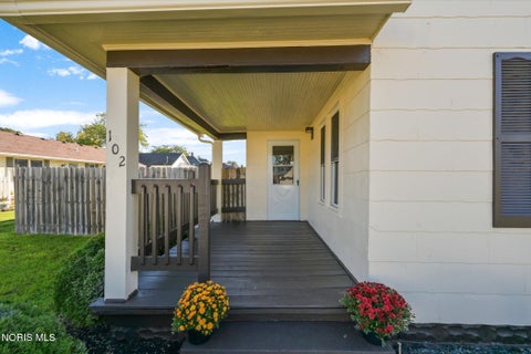 Tiny photo for 102 N Grove Street, Walbridge, OH 43465 (MLS # 10013934)