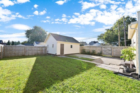 Tiny photo for 102 N Grove Street, Walbridge, OH 43465 (MLS # 10013934)