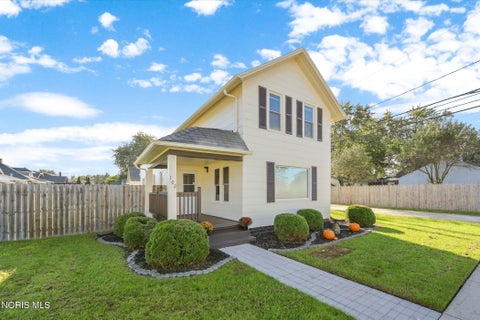 Tiny photo for 102 N Grove Street, Walbridge, OH 43465 (MLS # 10013934)