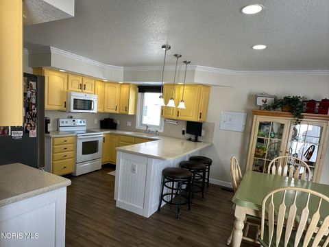 Tiny photo for 4417 Clearwater Drive, Maumee, OH 43537 (MLS # 10004064)