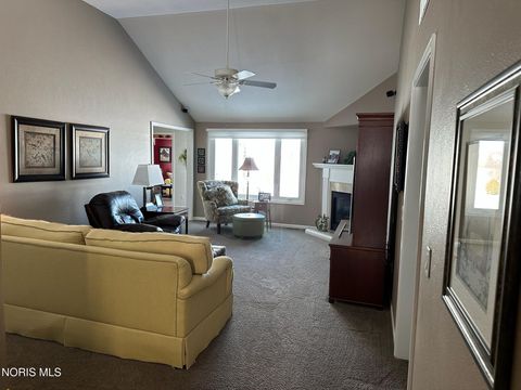 Tiny photo for 4417 Clearwater Drive, Maumee, OH 43537 (MLS # 10004064)