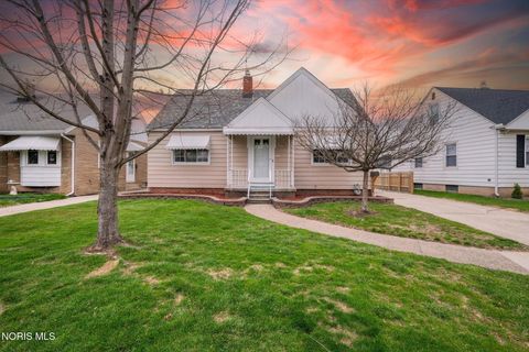 Photo of 3104 Ravenwood Boulevard, Toledo, OH 43614 (MLS # 10005750)