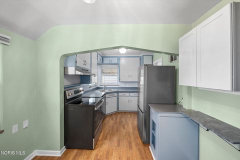 Tiny photo for 3104 Ravenwood Boulevard, Toledo, OH 43614 (MLS # 10005750)