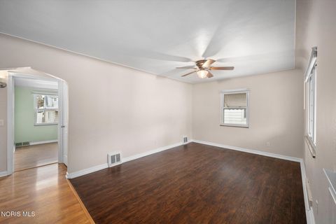 Tiny photo for 3104 Ravenwood Boulevard, Toledo, OH 43614 (MLS # 10005750)