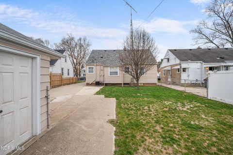 Tiny photo for 3104 Ravenwood Boulevard, Toledo, OH 43614 (MLS # 10005750)