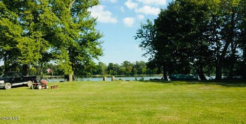 Tiny photo for 10855 S River Road, Grand Rapids, OH 43522 (MLS # 10008001)